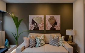 Zanzi By Stylish Stays